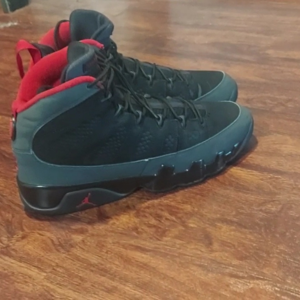 Air Jordan 9 , 9s ,ix ,IX..Charcoal, red, black,grey..size US 11...obo